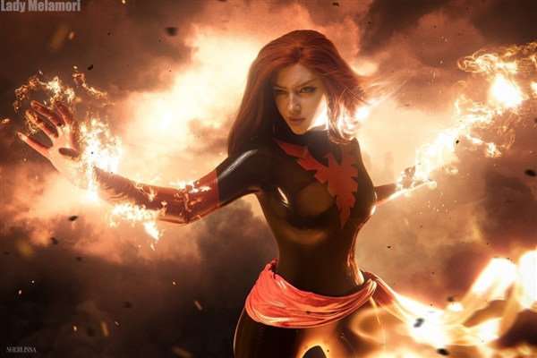 捕魚機：《X戰警》鳳凰女Cos美圖訢賞：膠衣完美展示好身材