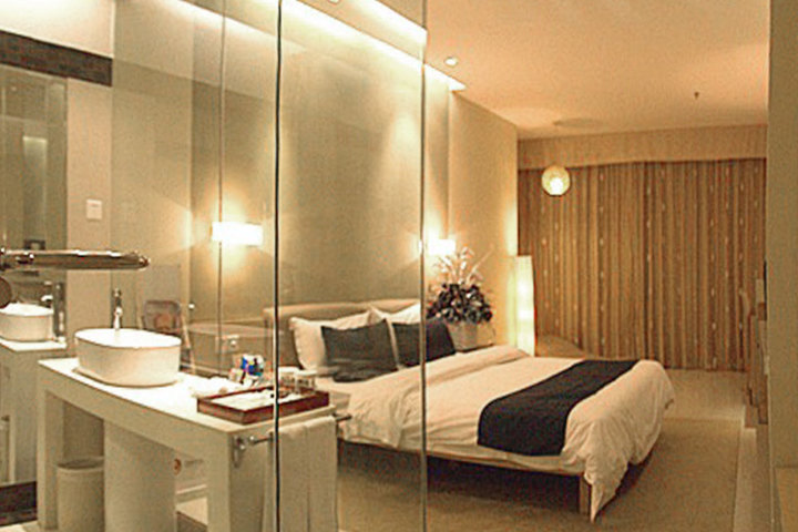 {線上賭場}(深圳时尚酒店服饰报价)